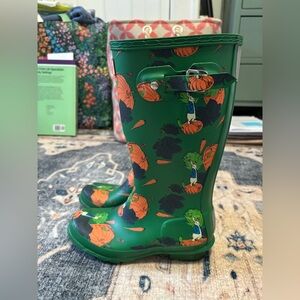 Hunter Kids rain Boots x Peter Rabbit Design! Size 3 unisex